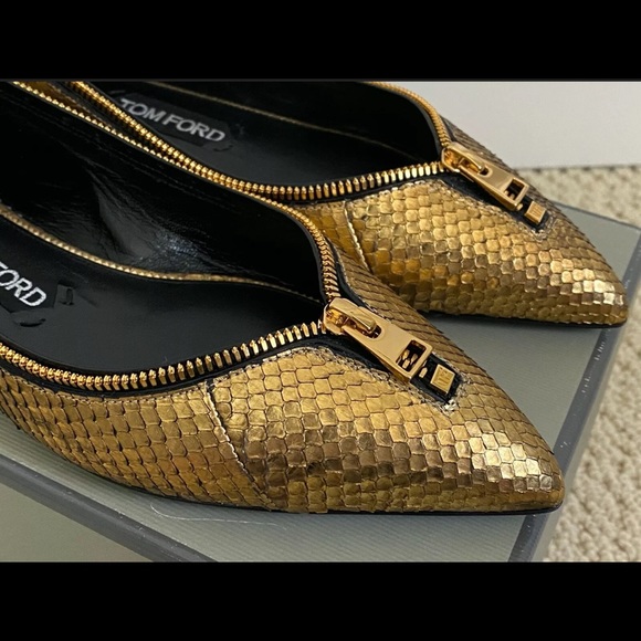 TOMFORD NIB Metallic Gold Python Flats - Picture 13 of 14